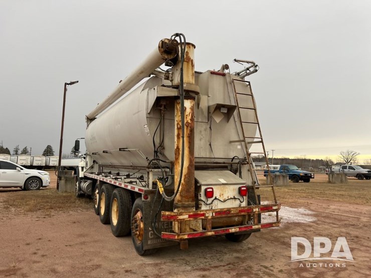 2005-international-7600-image-9