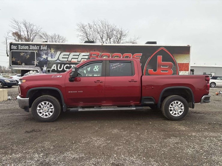 2022-chevrolet-silverado-2500-image-2