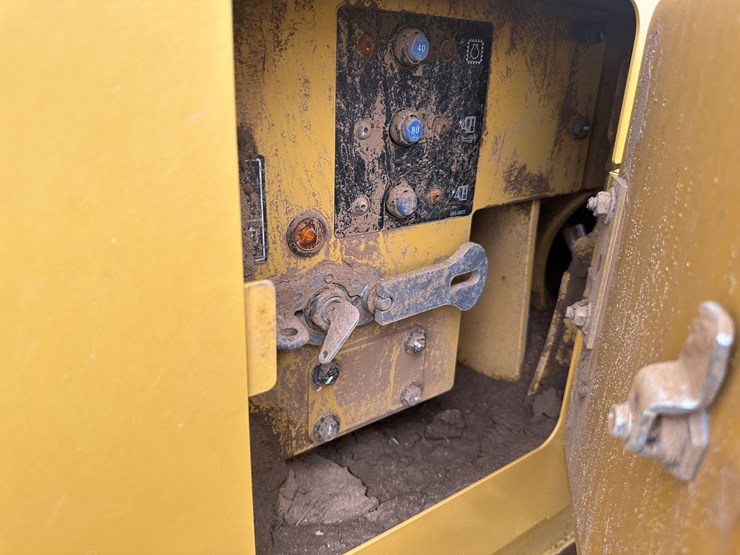 2022-caterpillar-140gc-image-67