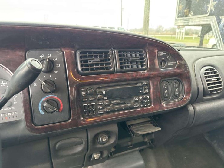 2000-dodge-ram-3500-image-19