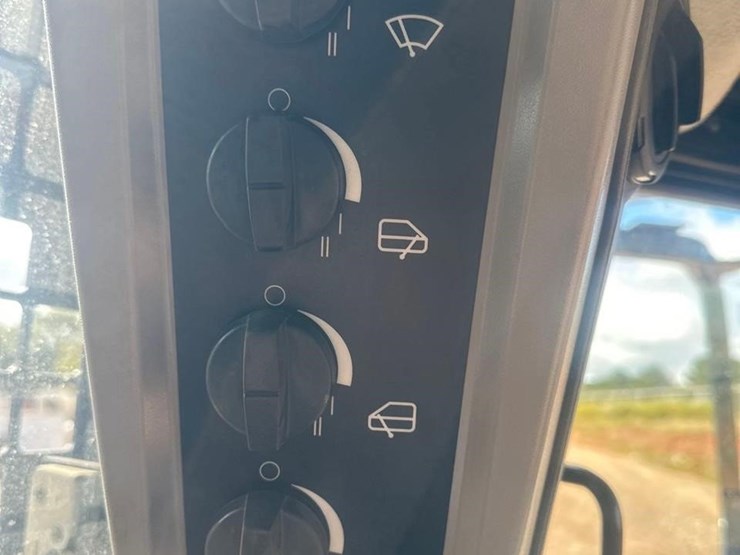 2021-caterpillar-d5-image-41