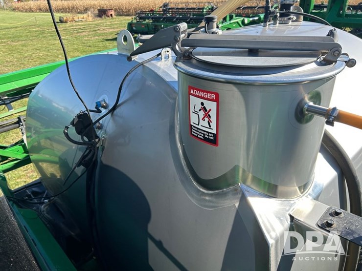 2022-john-deere-410r-image-54