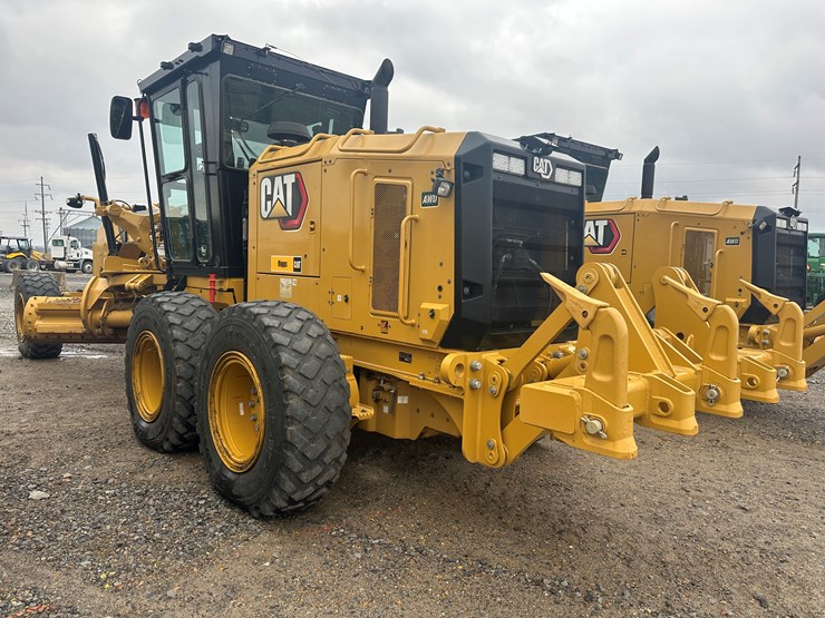 2022-caterpillar-140gc-awd-image-4
