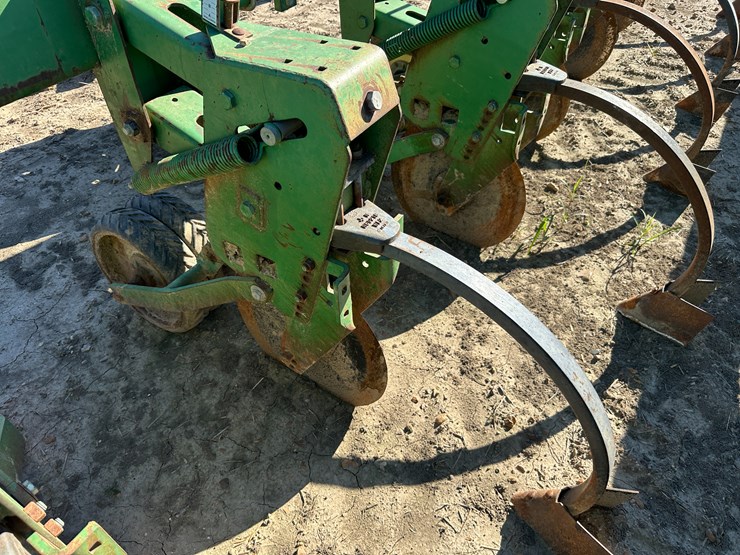 john-deere-16-image-21