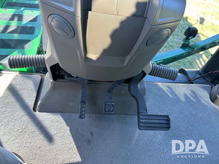 2022-john-deere-410r-image-65