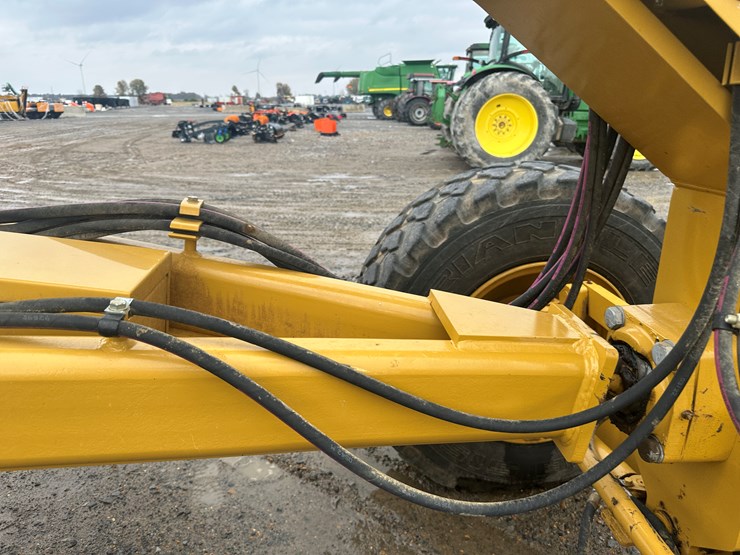 2022-caterpillar-140gc-image-44