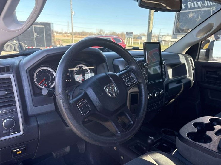 2016-dodge-2500-image-24