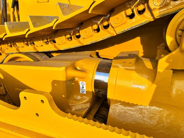 2019-caterpillar-d8t-image-31