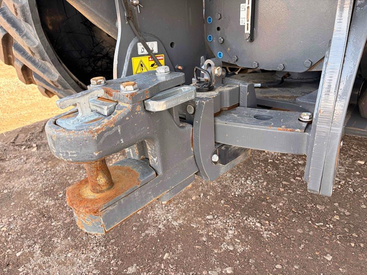 2020-agco-mt875e-large-frame-row-crop-track-tractor-image-18