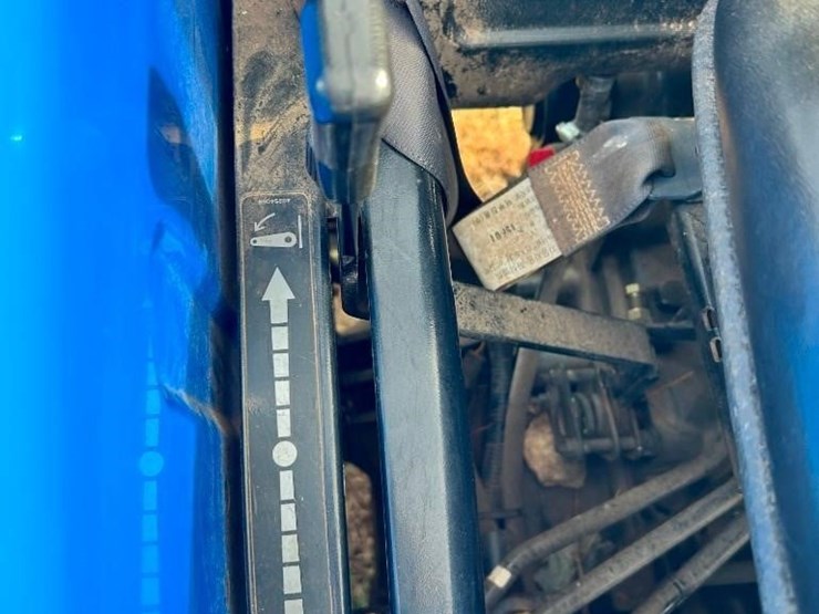 2016-new-holland-workmaster-37-image-43