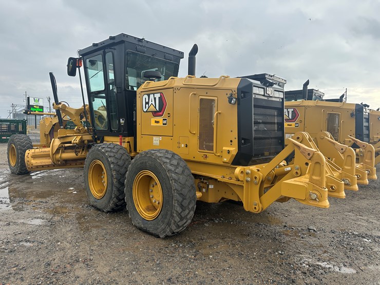 2022-caterpillar-140gc-image-4