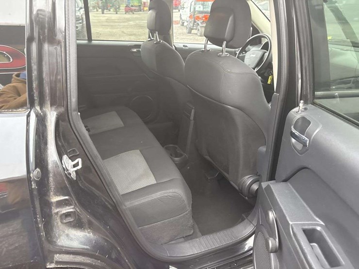 2010-jeep-compass-image-19