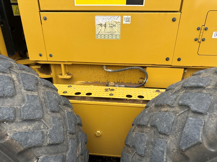 2022-caterpillar-140gc-image-29