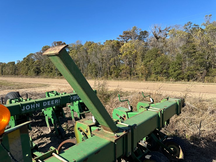 john-deere-16-image-65