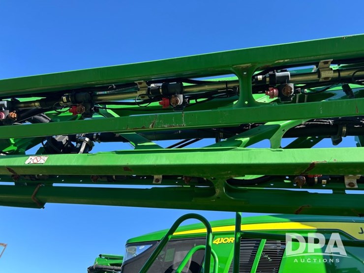 2022-john-deere-410r-image-34