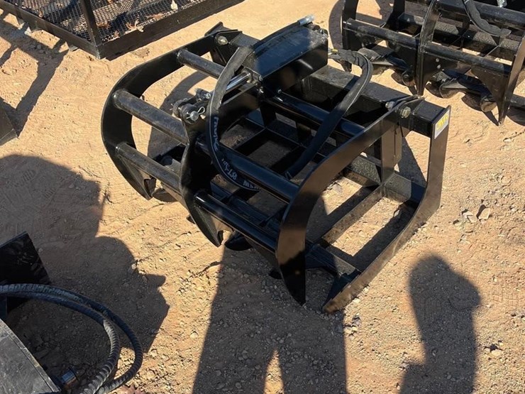 jmr-mini-skid-steer-grapple-bucket-attachment-image-1