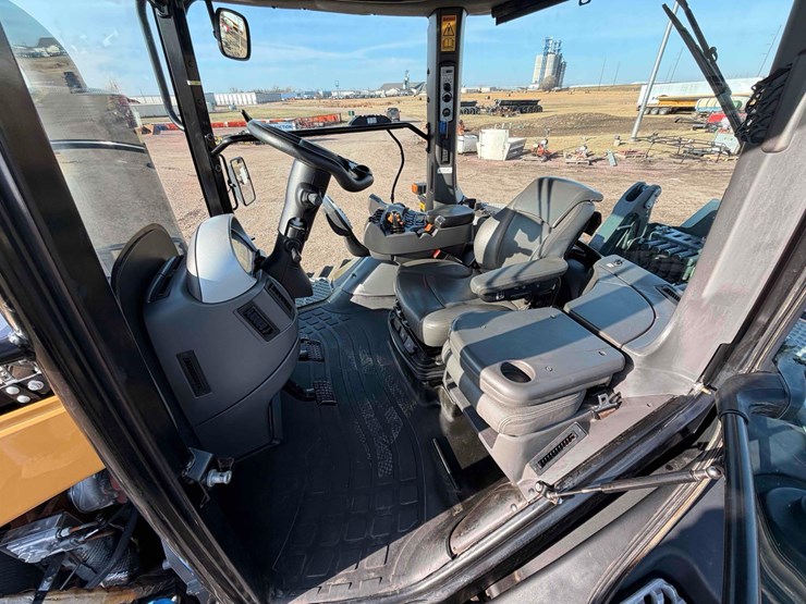 2020-agco-mt875e-large-frame-row-crop-track-tractor-image-31