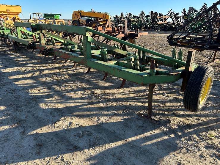 john-deere-105-image-1