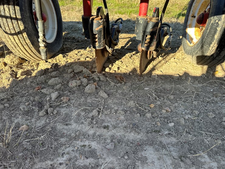 #33740-•-~20'-row-crop-cultivator-image-34