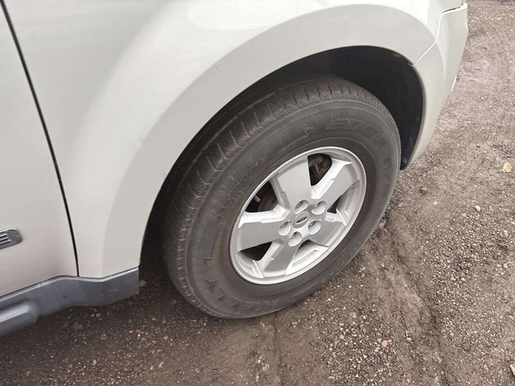 2008-ford-escape-image-12