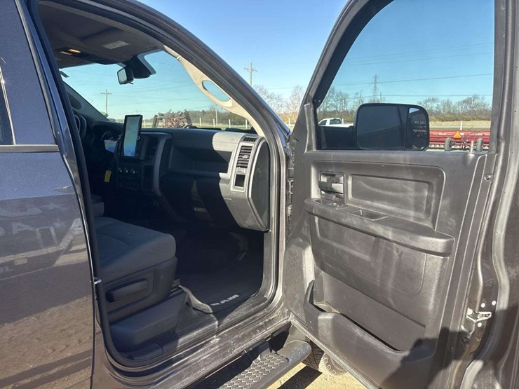 2016-dodge-2500-image-22