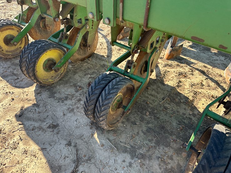 john-deere-16-image-54