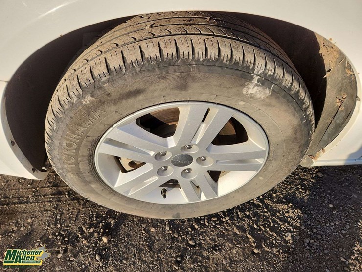 2016-dodge-grand-caravan-crew-image-9