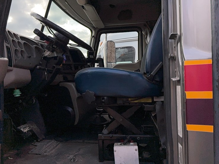 2007-mack-cxn613-truck-tractor-vn:1m1ak06y37n023197-image-13