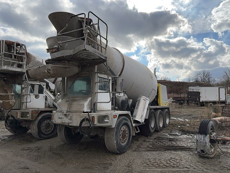 1999-advance-cm3ap6811-concrete-mixer-truck-vn:1a9tac4s9x0007079-image-1