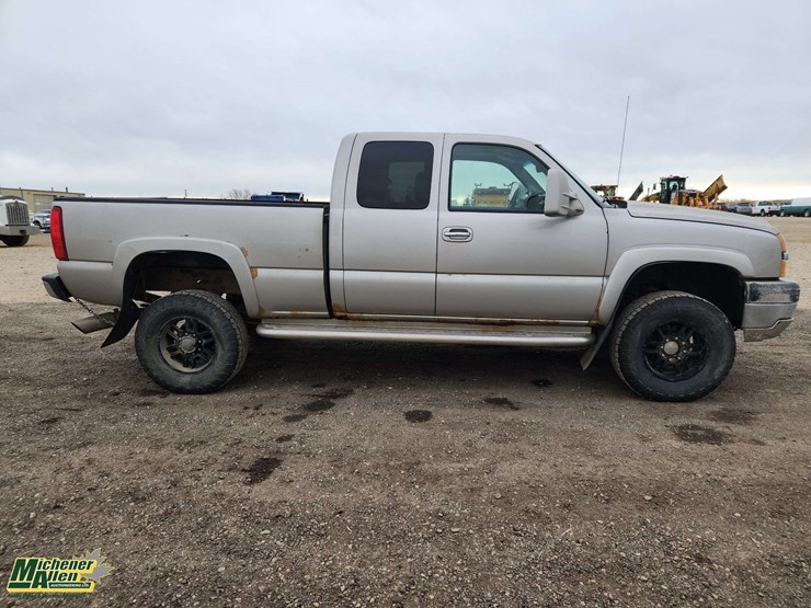 2006-chevrolet-silverado-2500hd-image-8