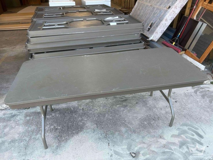 lot-of-foldable-tables-image-1