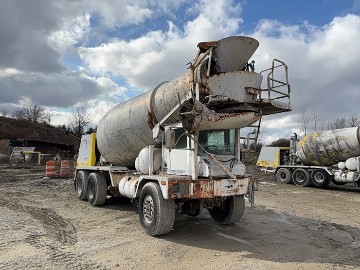 2000-advance-cm3ap6811-concrete-mixer-truck-vn:5dg8au4t0y0007567-image-2