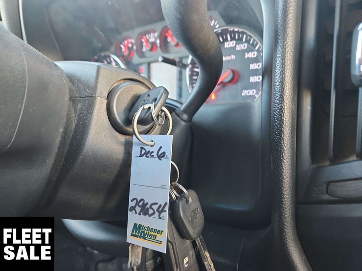 2018-chevrolet-silverado-1500-image-21