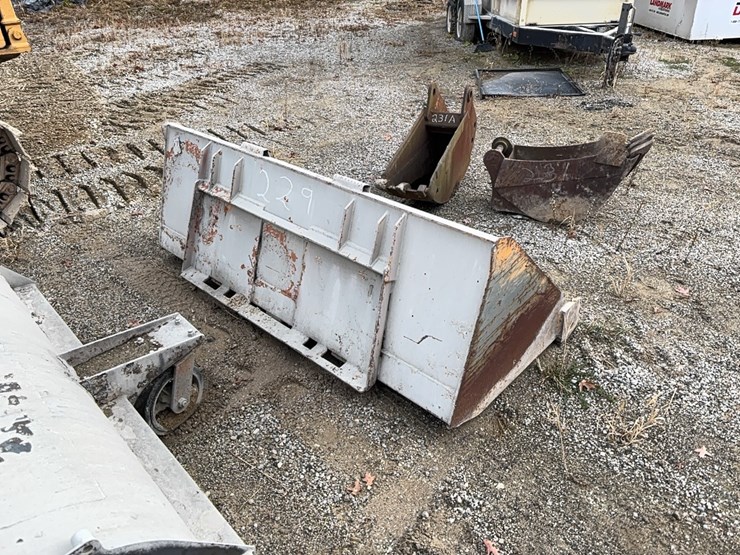 gp-bucket-w/-boce-skid-steer-attachment-image-1