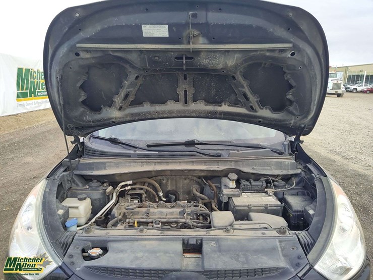 2010-hyundai-tucson-image-23