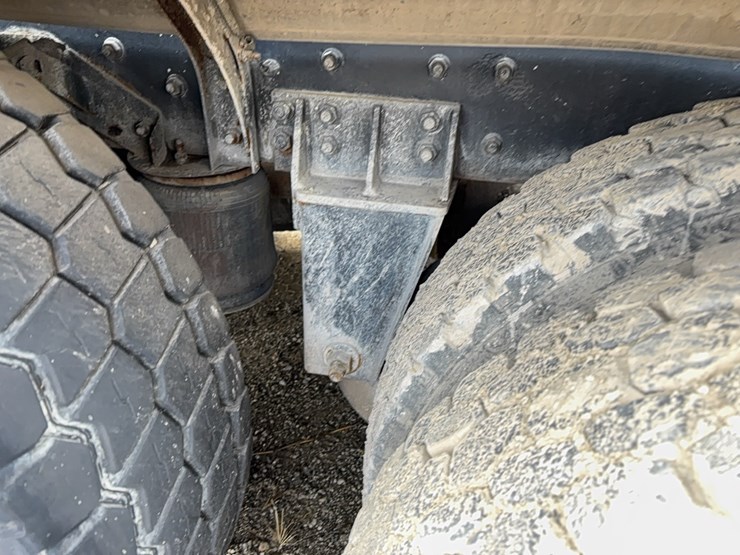 1999-advance-cm3ap6811-concrete-mixer-truck-vn:1a9tac4s9x0007079-image-14