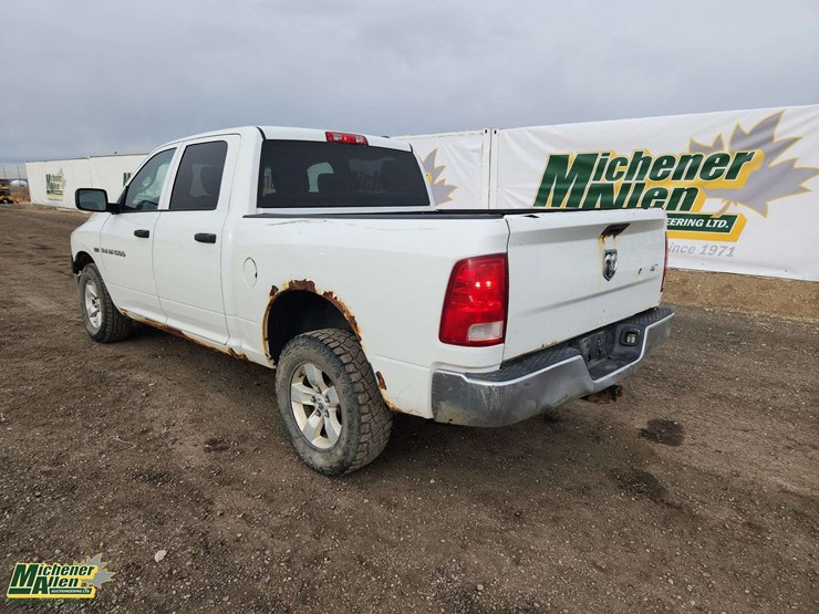 2012-dodge-1500-image-3