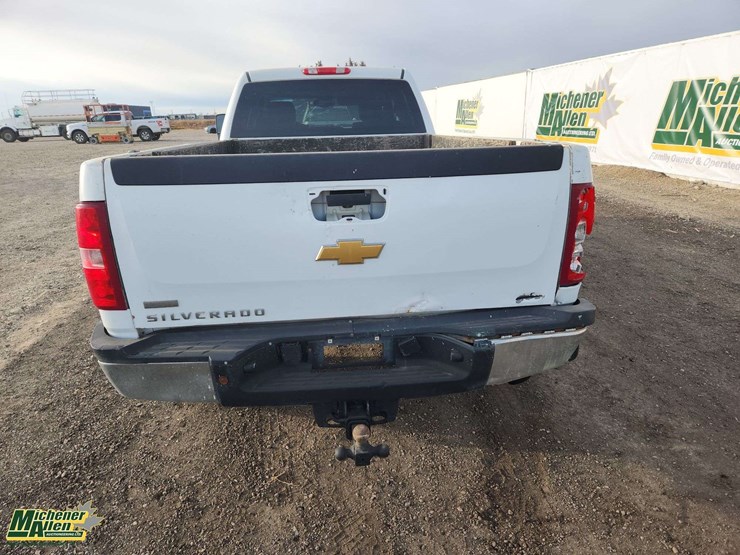 2012-chevrolet-silverado-3500hd-image-4