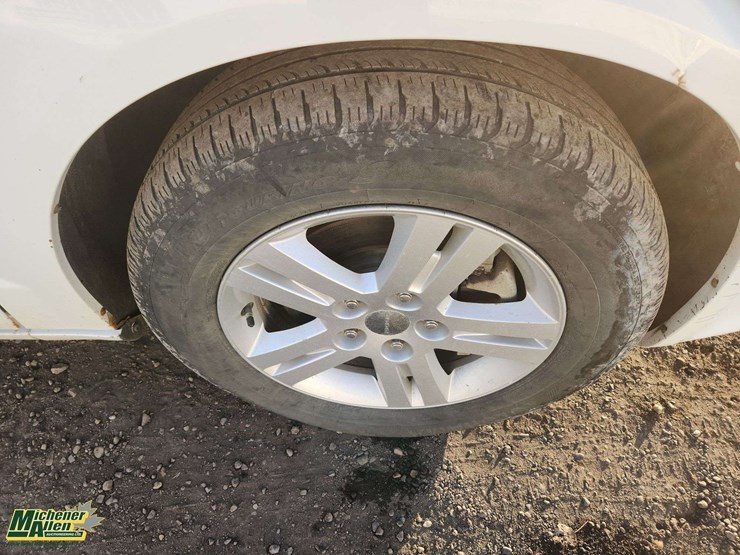 2016-dodge-grand-caravan-crew-image-10