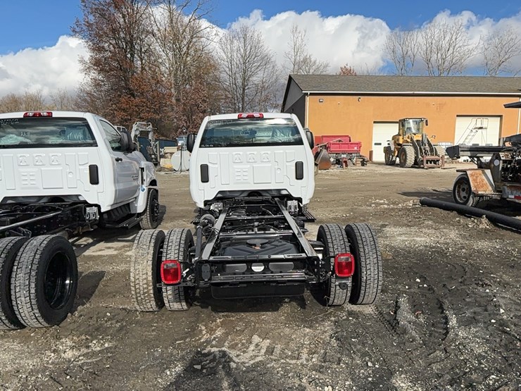 new-unused-chevy-5500-cab-&-chassis-image-5