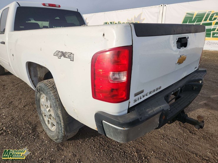 2012-chevrolet-silverado-3500hd-image-38