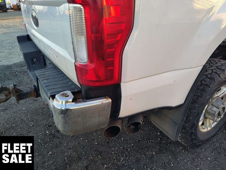 2017-ford-f350-image-32