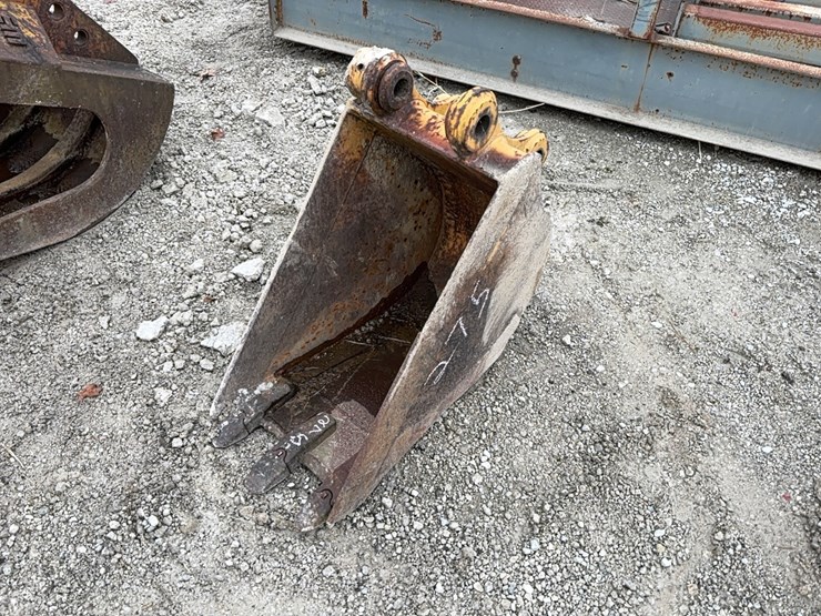 16in.-digging-bucket-excavator-bucket-image-1