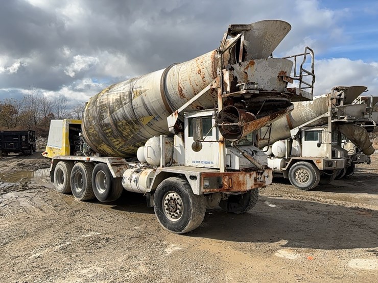 1999-advance-cm3ap6811-concrete-mixer-truck-vn:1a9tac4s8x0007087-image-2