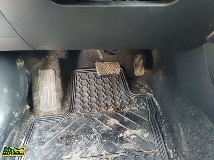 2011-toyota-rav4-image-13