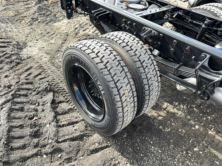 new-unused-chevy-5500-cab-&-chassis-image-8