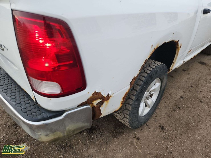 2012-dodge-1500-image-35