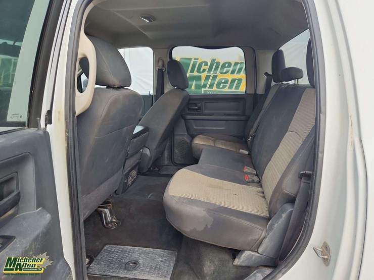 2012-dodge-1500-image-24