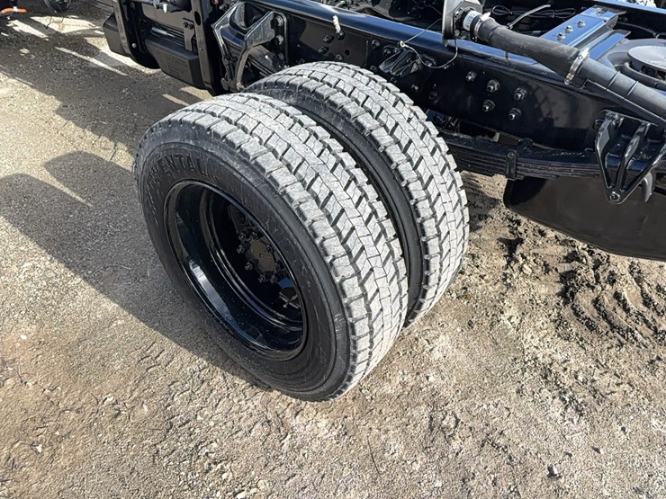 new-unused-chevy-5500-cab-&-chassis-image-8