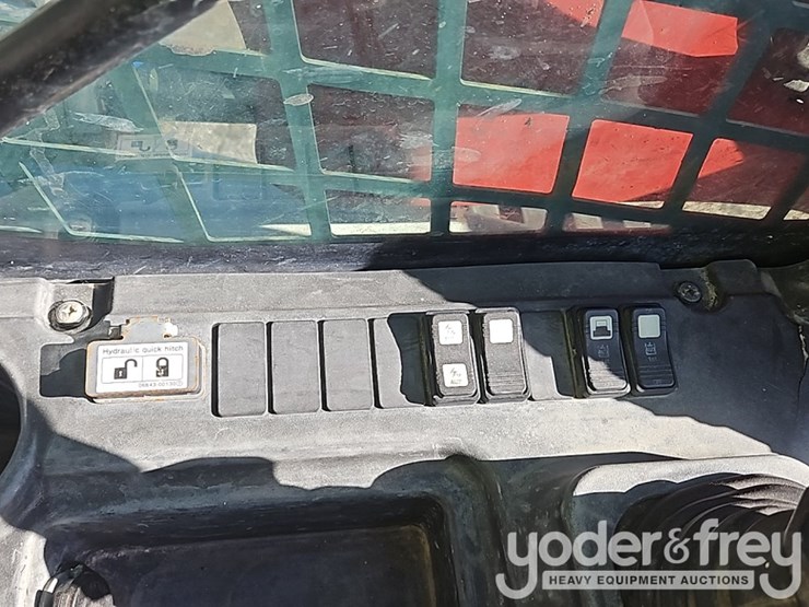 2018-takeuchi-tl12r2-image-21